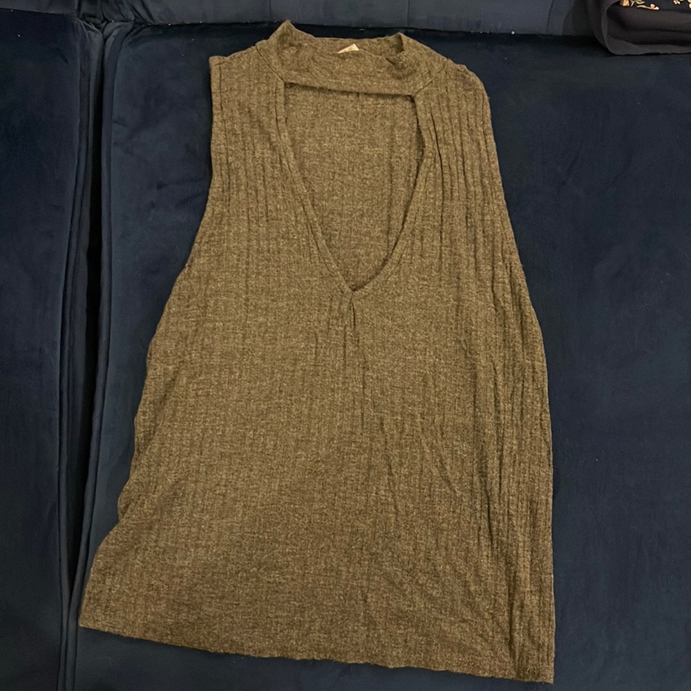 Gray sleeveless tank